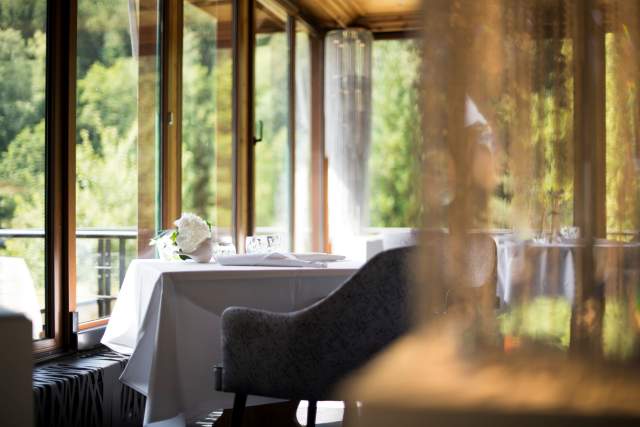 L’Arnsbourg · Photos &amp; Vidéos · Hôtel Restaurant Moselle